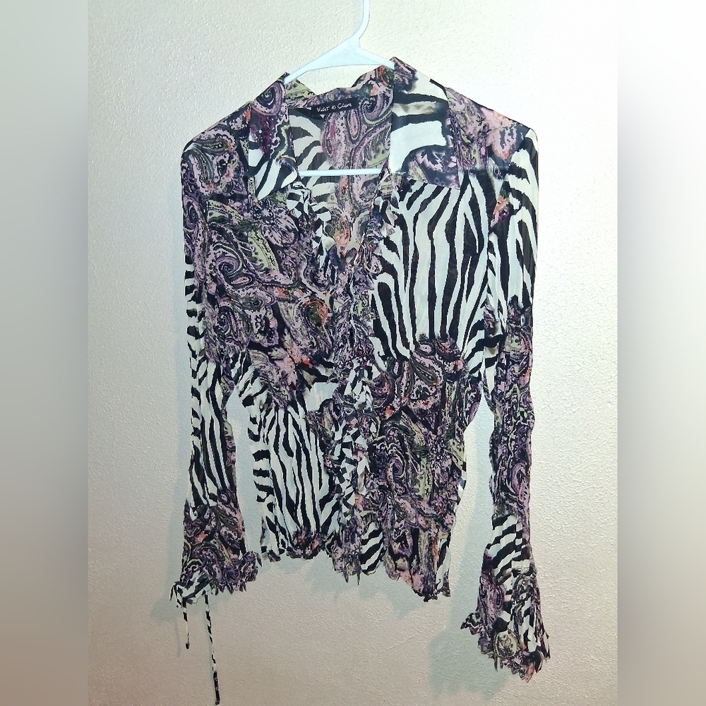 Violet & Claire Zebra Paisley long sleeved Button Down v-neck top LP